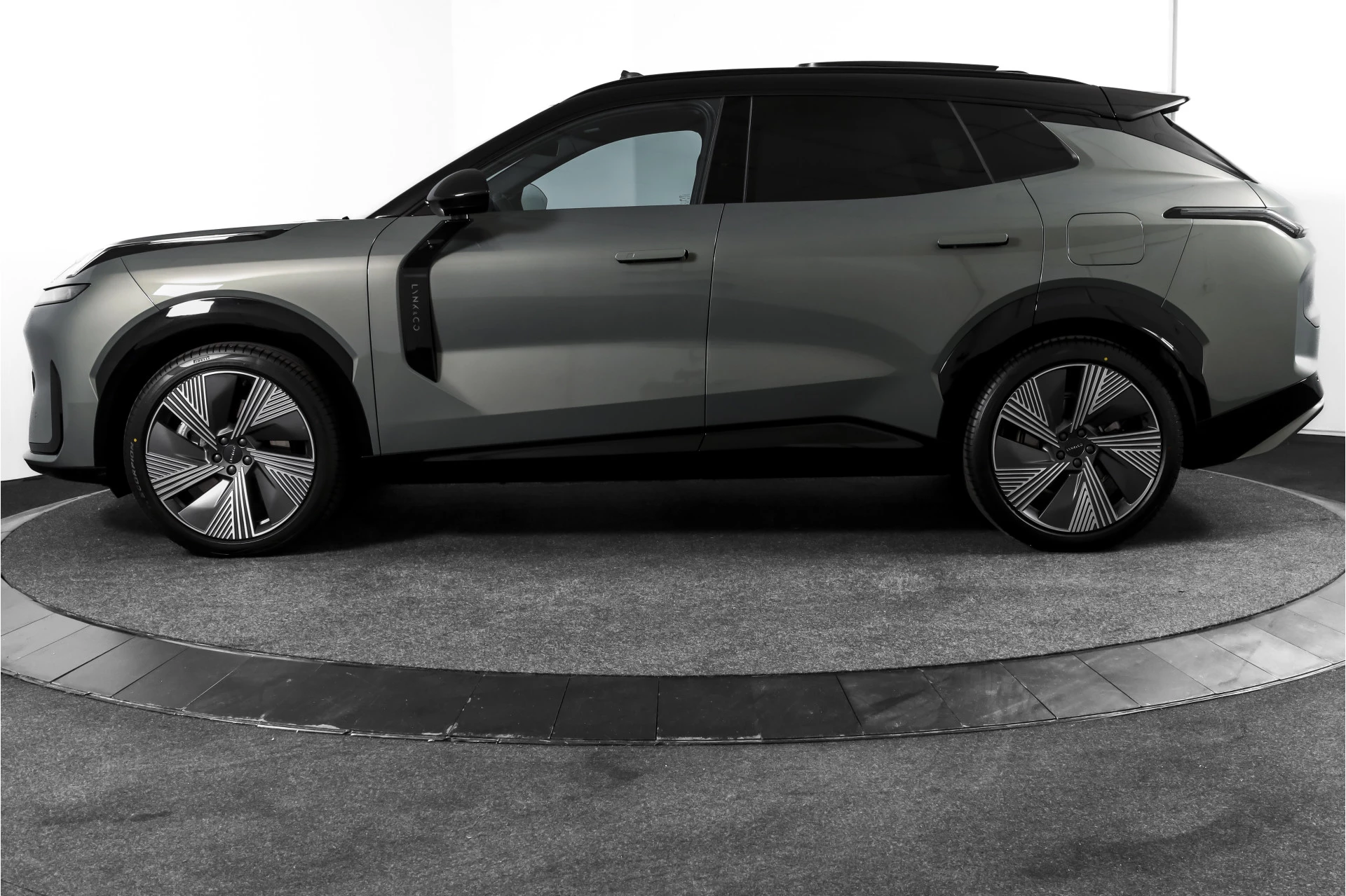 Hoofdafbeelding Lynk & Co 08