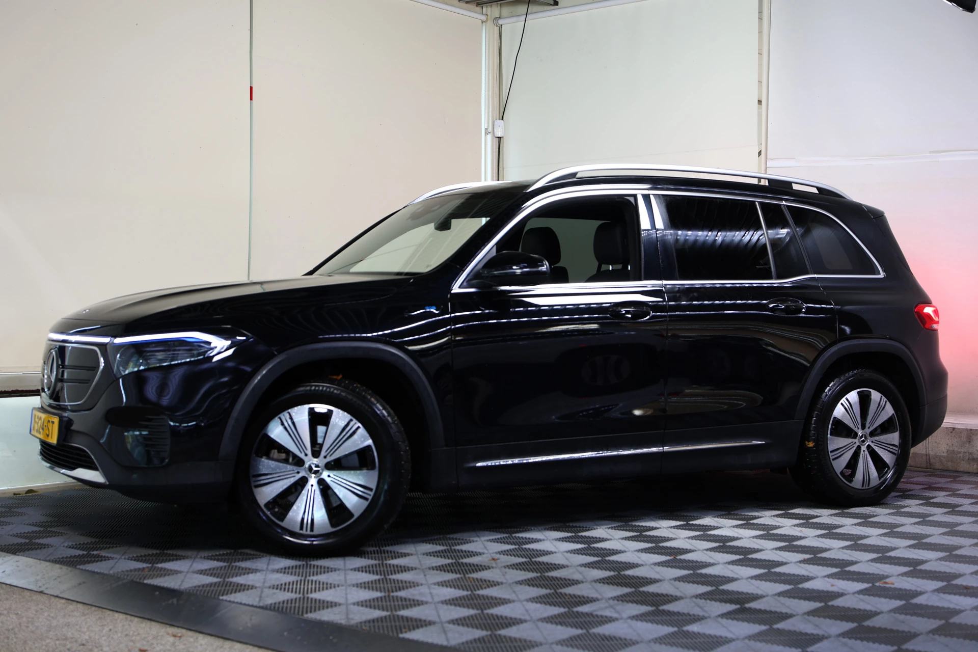 Hoofdafbeelding Mercedes-Benz EQB