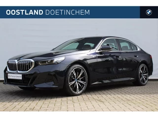 BMW i5 eDrive40 M Sport / Panoramadak / Trekhaak / Adaptieve LED / Parking Assistant Professional / Stoelventilatie / Driving Assistant Professional