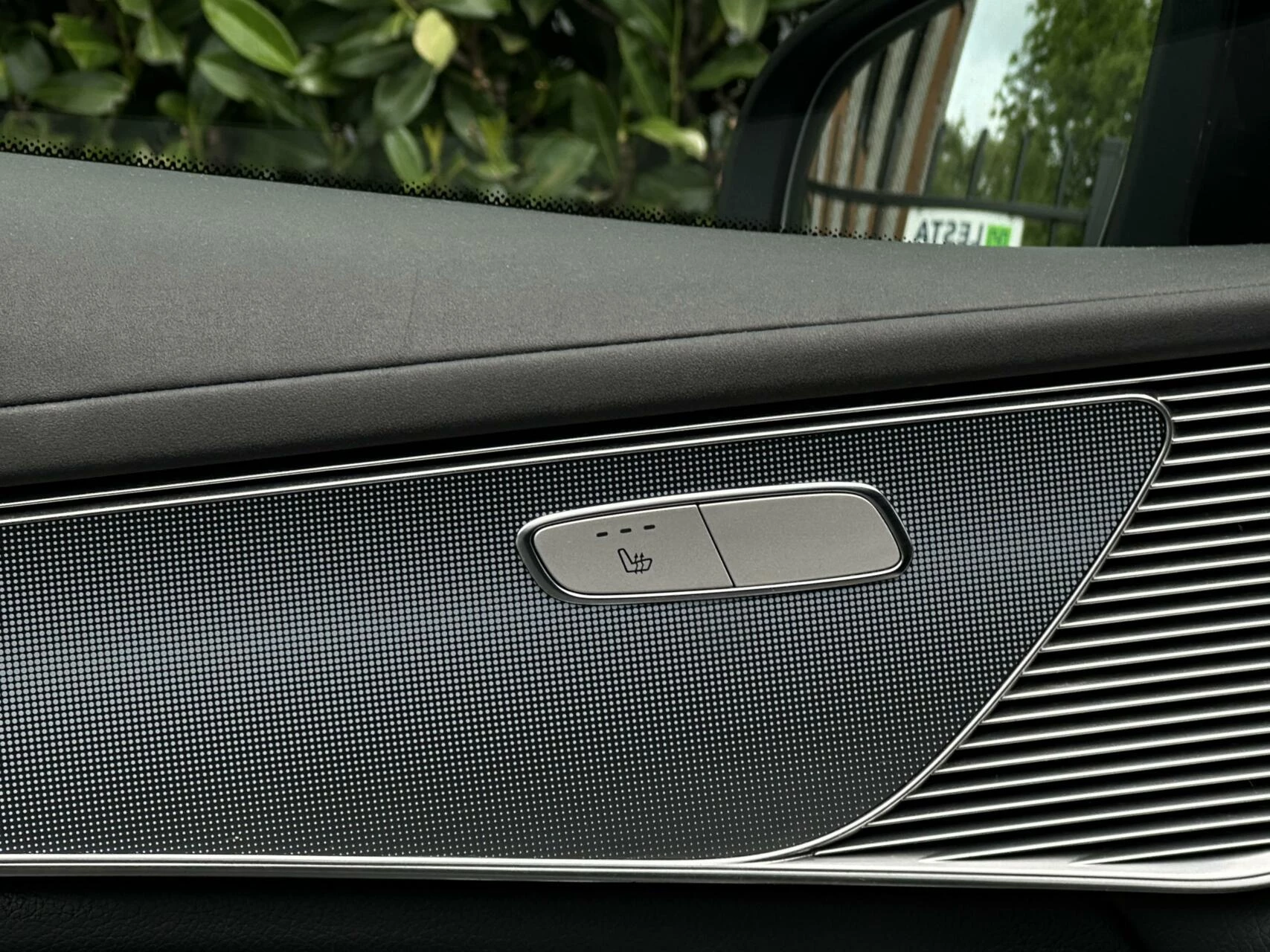 Hoofdafbeelding Mercedes-Benz EQC