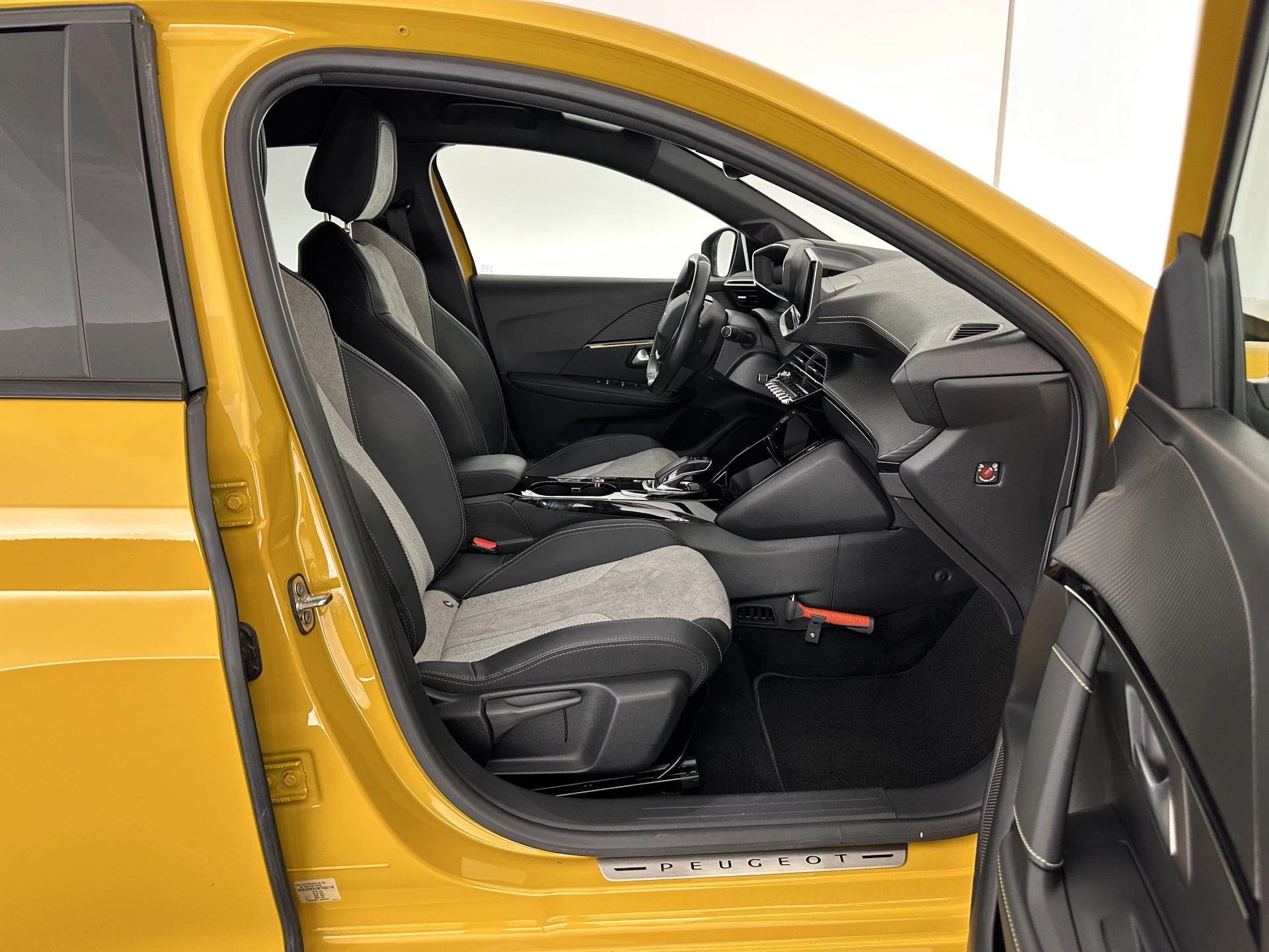Hoofdafbeelding Peugeot e-208