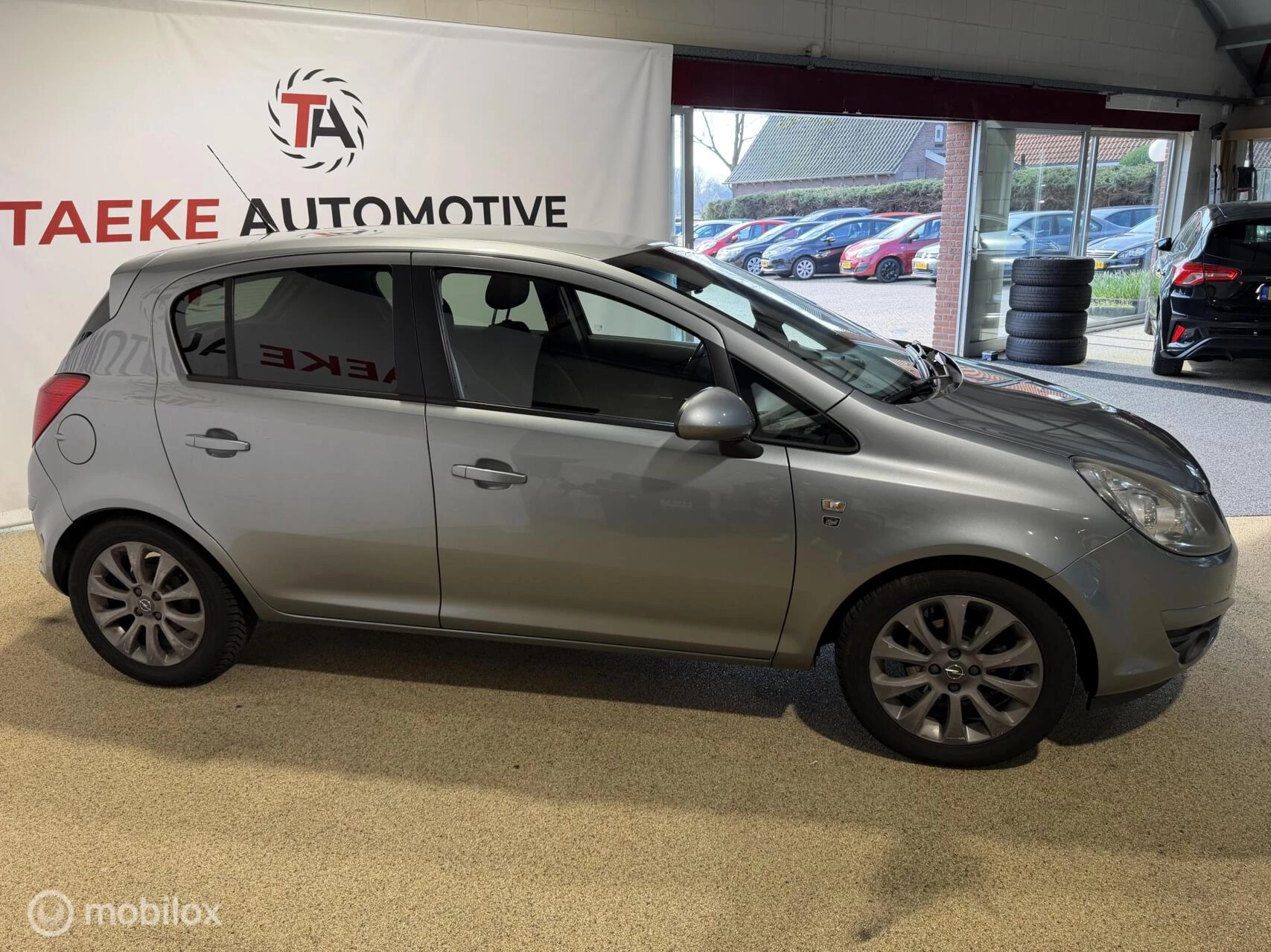 Hoofdafbeelding Opel Corsa