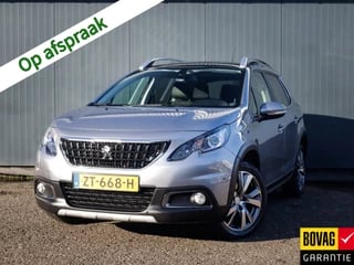 Peugeot 2008 1.2 Pure Allure, (131 PK) 2e-Eigenaar, Keurig-Onderh., Navigatie/Apple-Carplay/Android-Auto, Cruise-Control, Parkeersensoren-V+A, Achteruitrijcamera, Spiegel-Pakket, DAB, Panoramadak, Airco/Climate-Control, Trekhaak, LM.-Velgen-17Inch, Privacy-Glas, NL-Auto