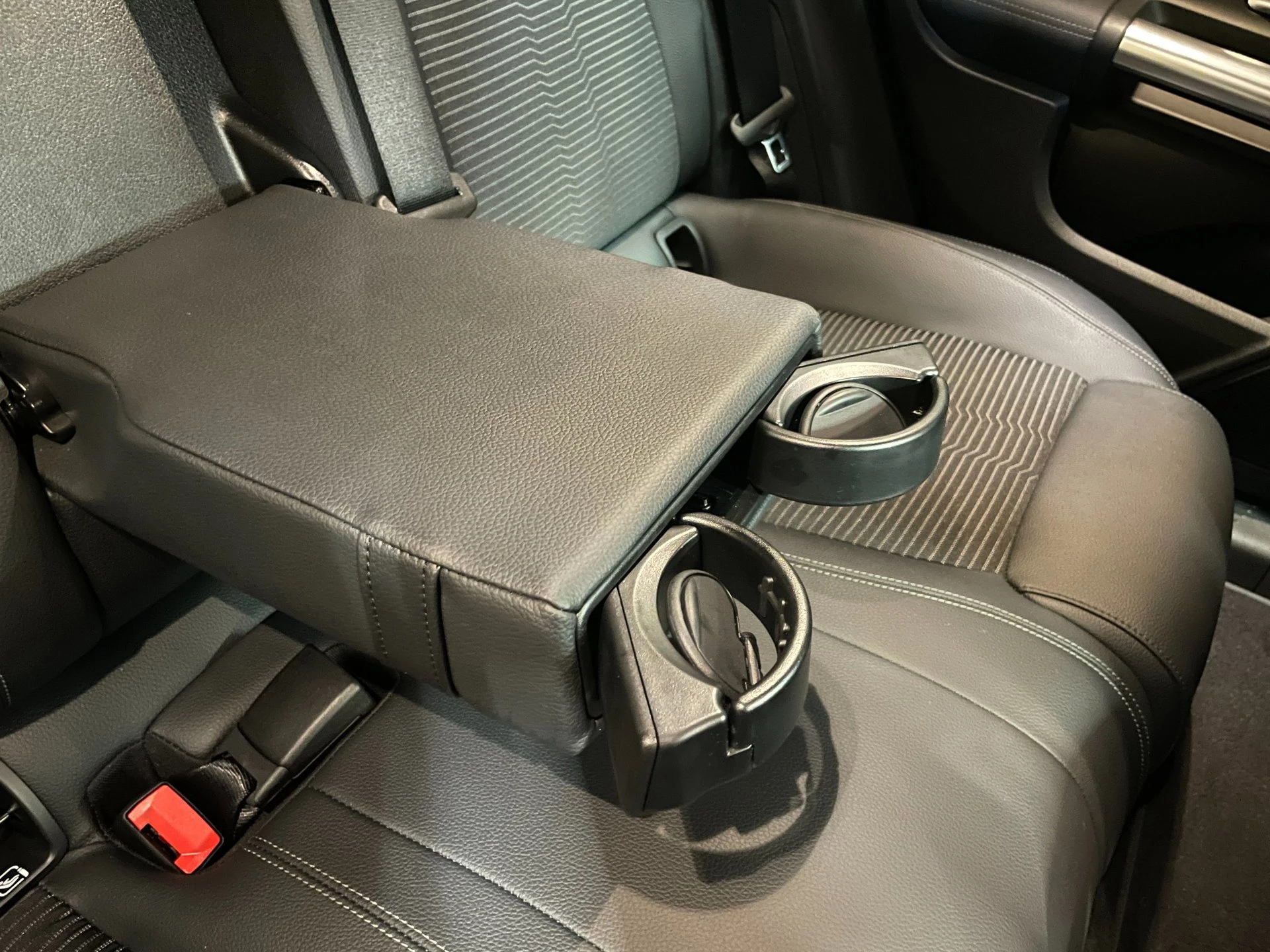 Hoofdafbeelding Mercedes-Benz EQA