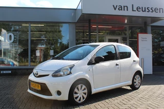 Toyota Aygo 1.0 VVT-I NOW 5 DEURS EL-RAMEN AIRCO CENTR DEUR VERGR. MET AFSTANDSBEDIENING