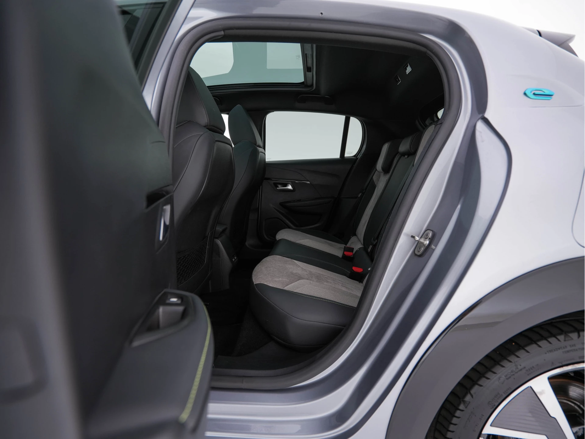Hoofdafbeelding Peugeot e-208