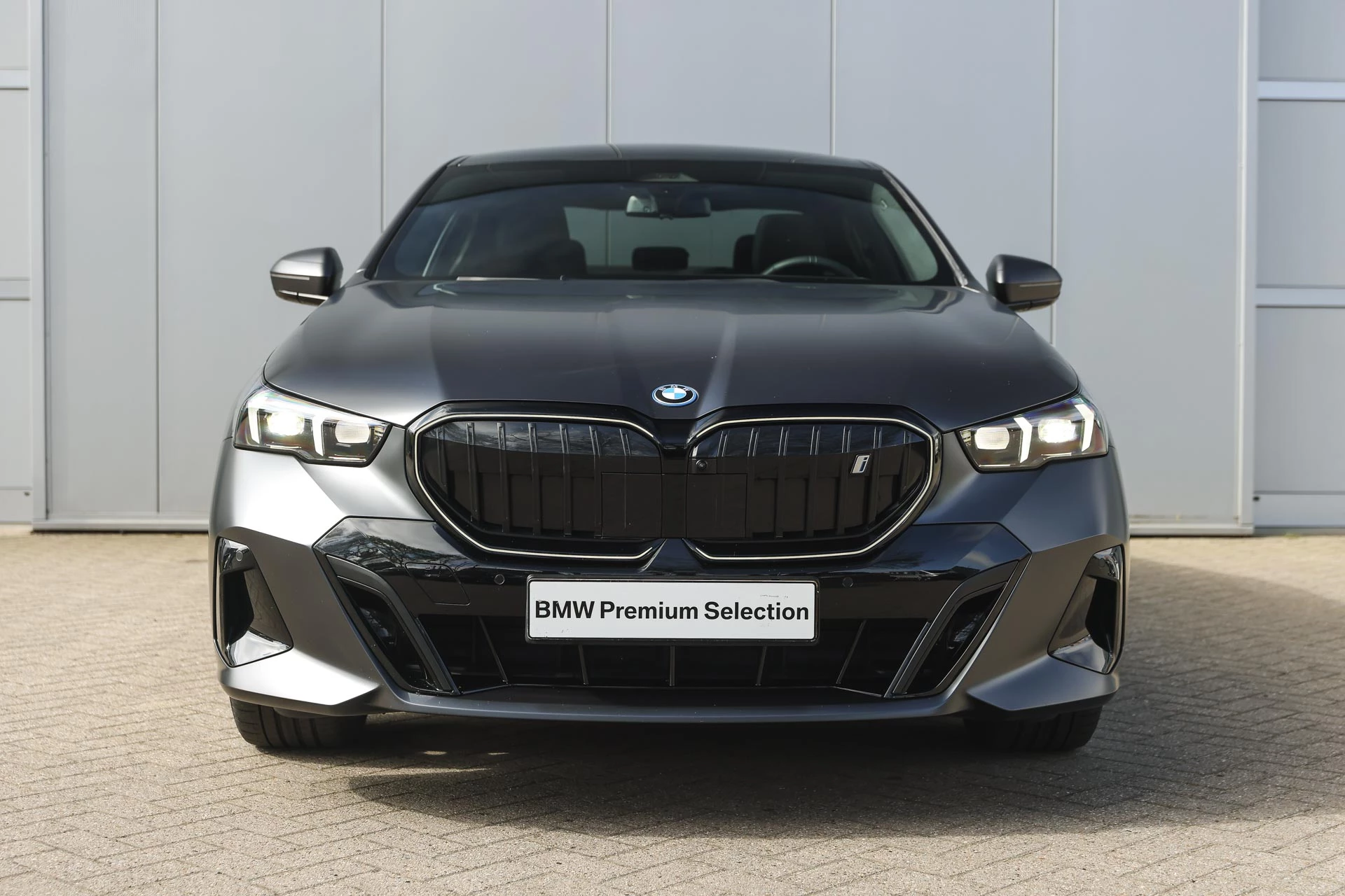 Hoofdafbeelding BMW i5