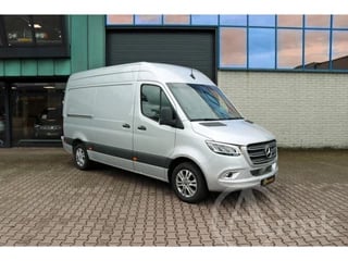 Mercedes-Benz Sprinter 319 CDI L2H2 9G-TRONIC LED MBUX10 360gr CAMERA DISTRONIC ALARM KL3 PDC 3.5T AHW COMPLEET