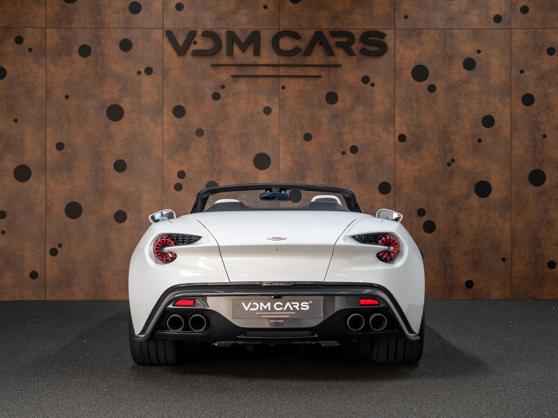 Hoofdafbeelding Aston Martin V12 Vanquish