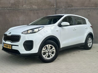 Hoofdafbeelding Kia Sportage Kia Sportage 1.6 GDI First Edition | Airco | Trekhaak | APK 08-2026