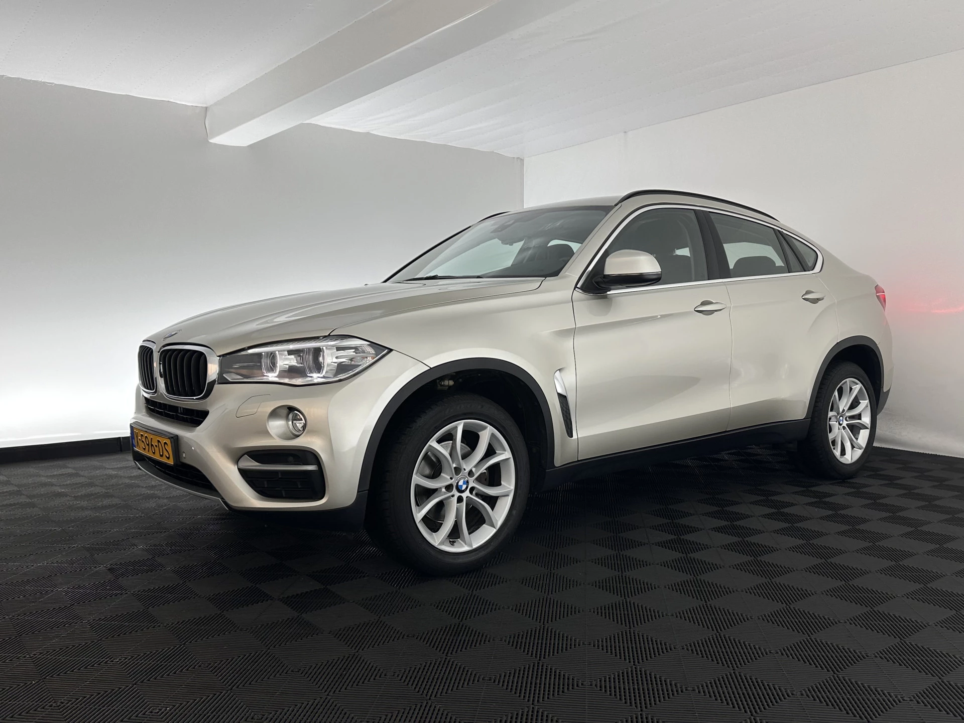 Hoofdafbeelding BMW X6