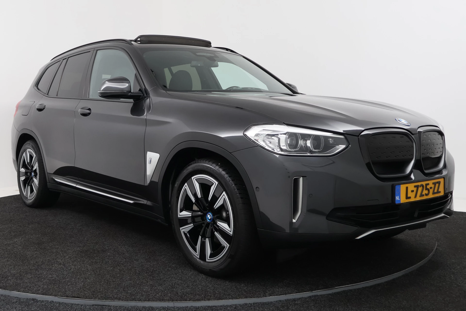 Hoofdafbeelding BMW iX3