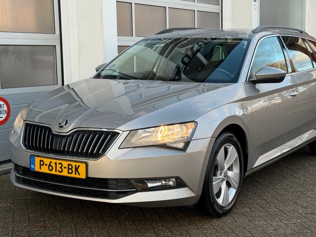Hoofdafbeelding Škoda Superb