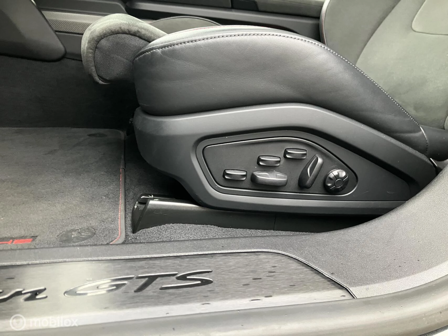 Hoofdafbeelding Porsche Taycan