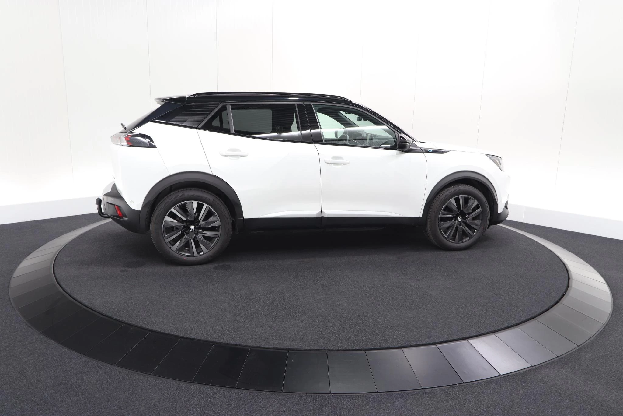 Hoofdafbeelding Peugeot e-2008