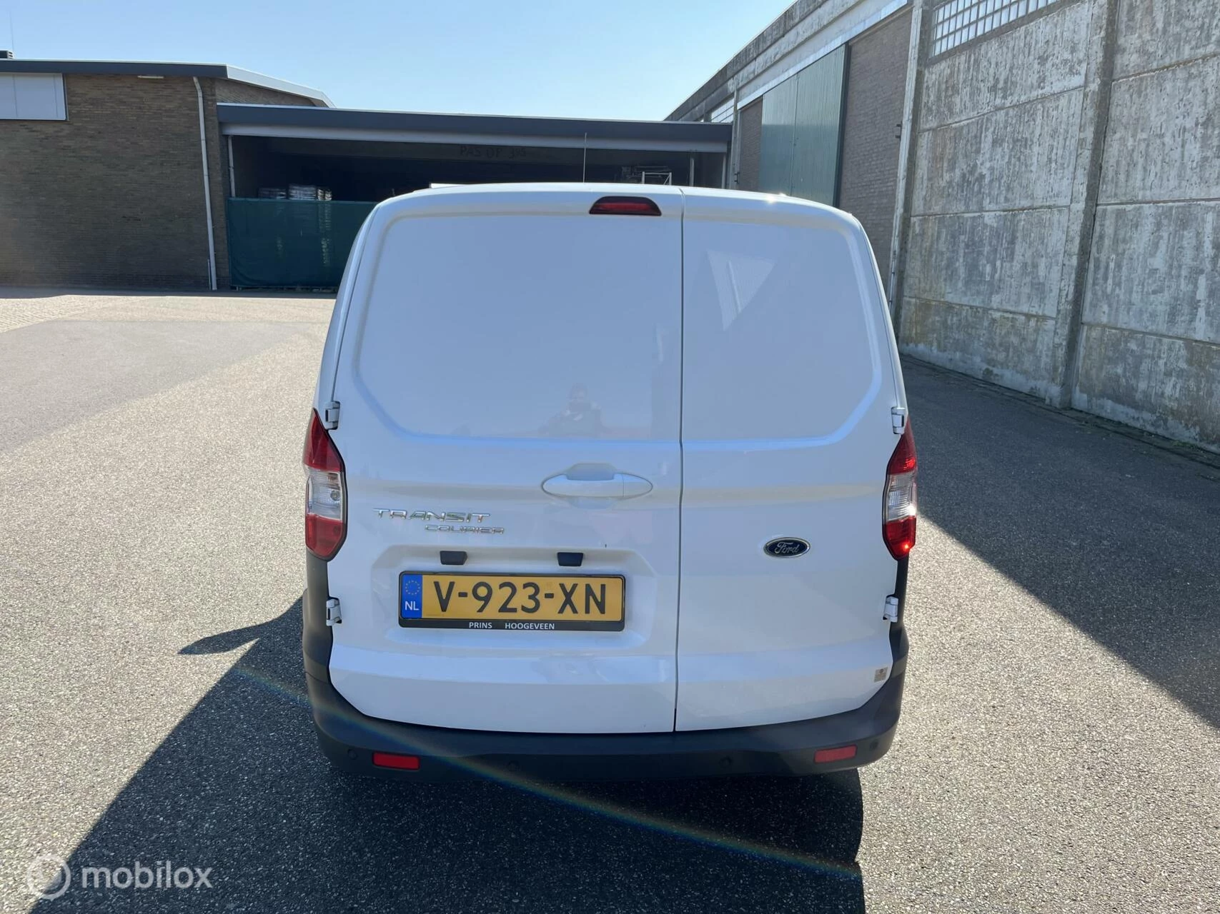 Hoofdafbeelding Ford Transit Courier