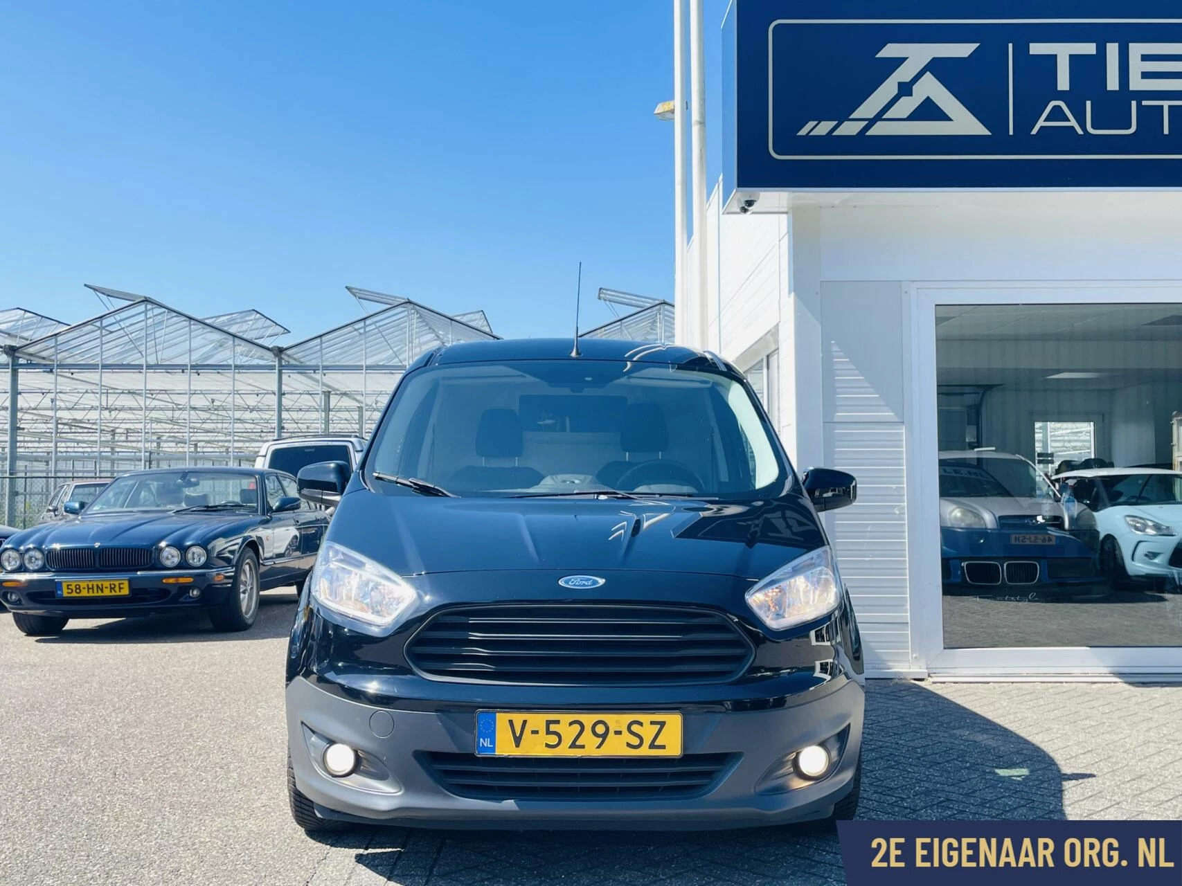 Hoofdafbeelding Ford Transit Courier