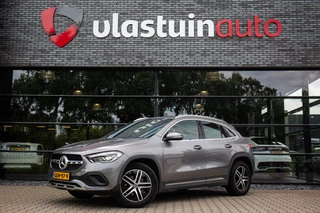 Hoofdafbeelding Mercedes-Benz GLA Mercedes-Benz GLA 200 AMG Line , Virtual cockpit, Achteruitrijcamera,
