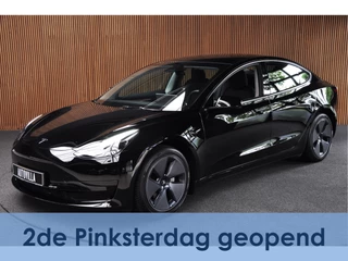 Tesla Model 3 RWD Autopilot ACC Stuurverwarm. PDC Leer Navi Panoramadak 360° Elektr. achterklep Stoelverwarming voor & achter Climate voor & achter LM velgen BTW auto! Nieuw!