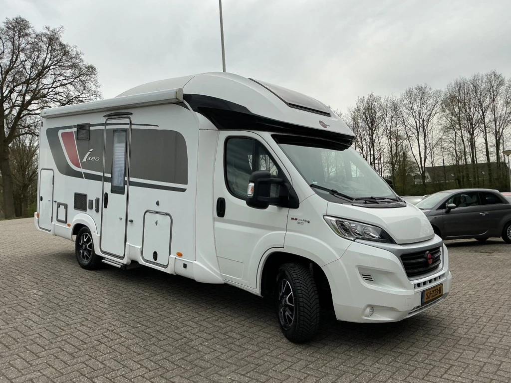 Hoofdafbeelding Bürstner Ixeo Bt6801