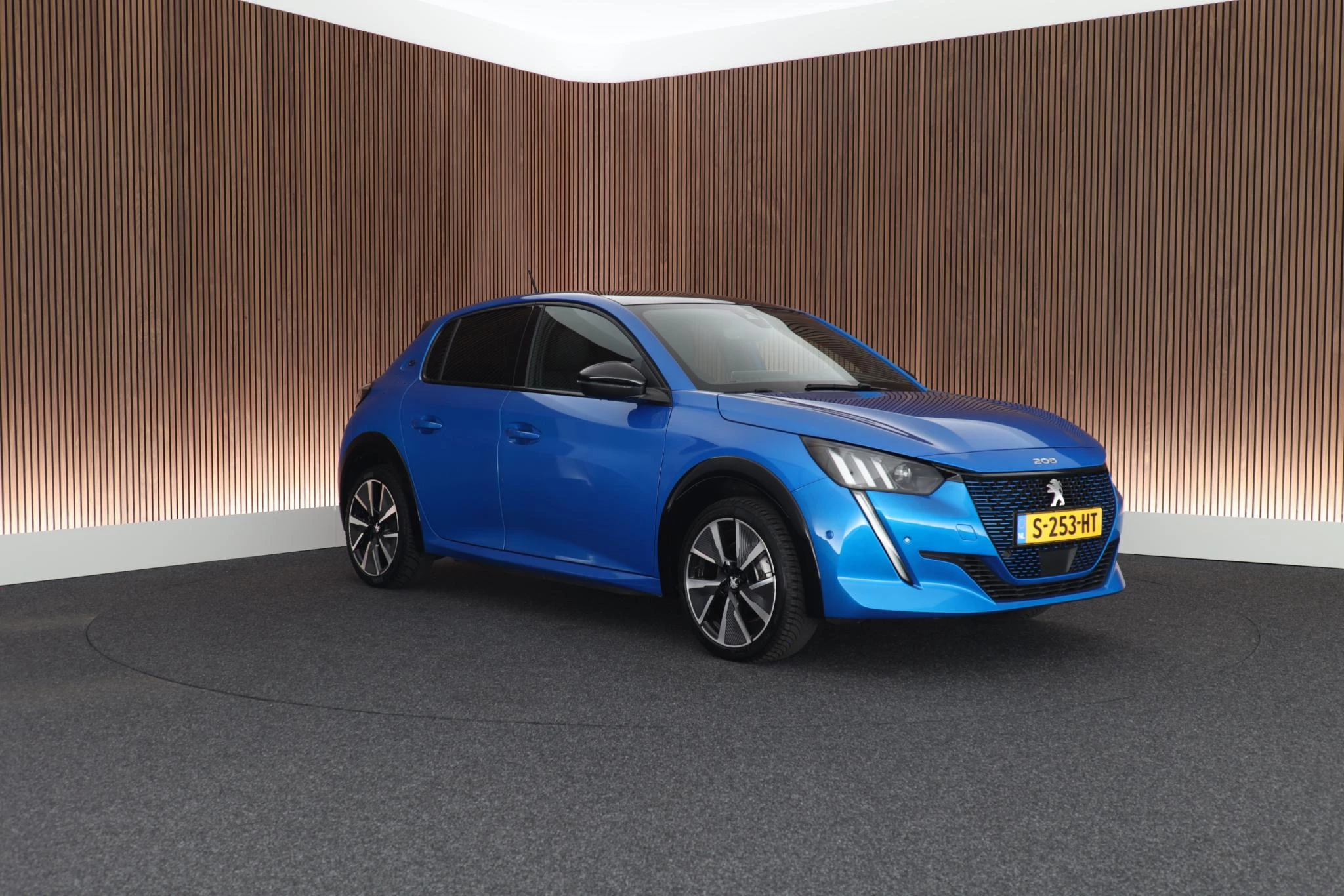 Hoofdafbeelding Peugeot e-208
