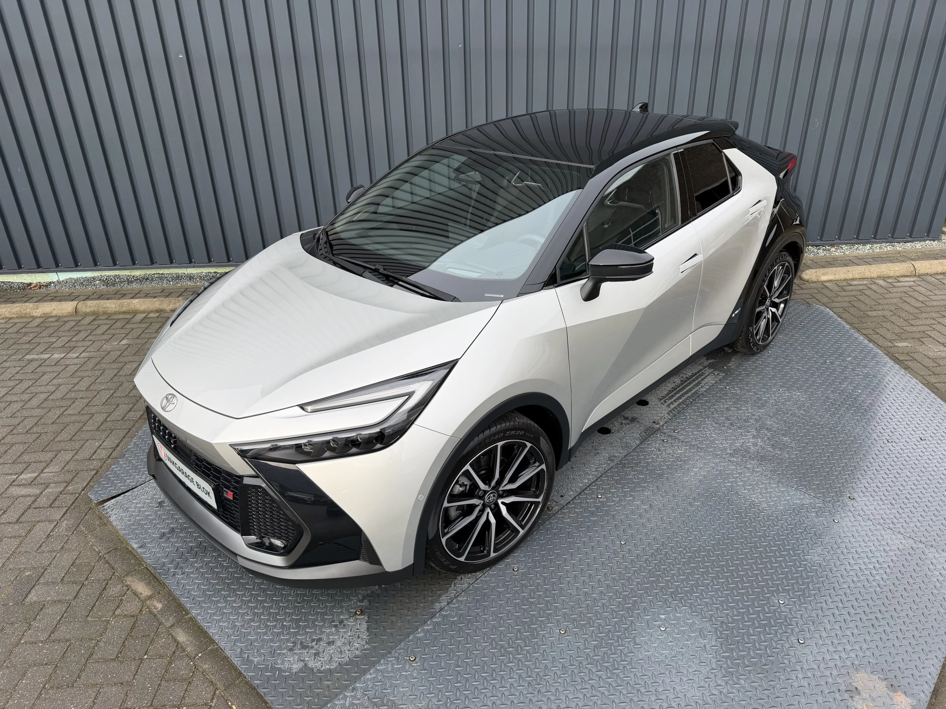Hoofdafbeelding Toyota C-HR