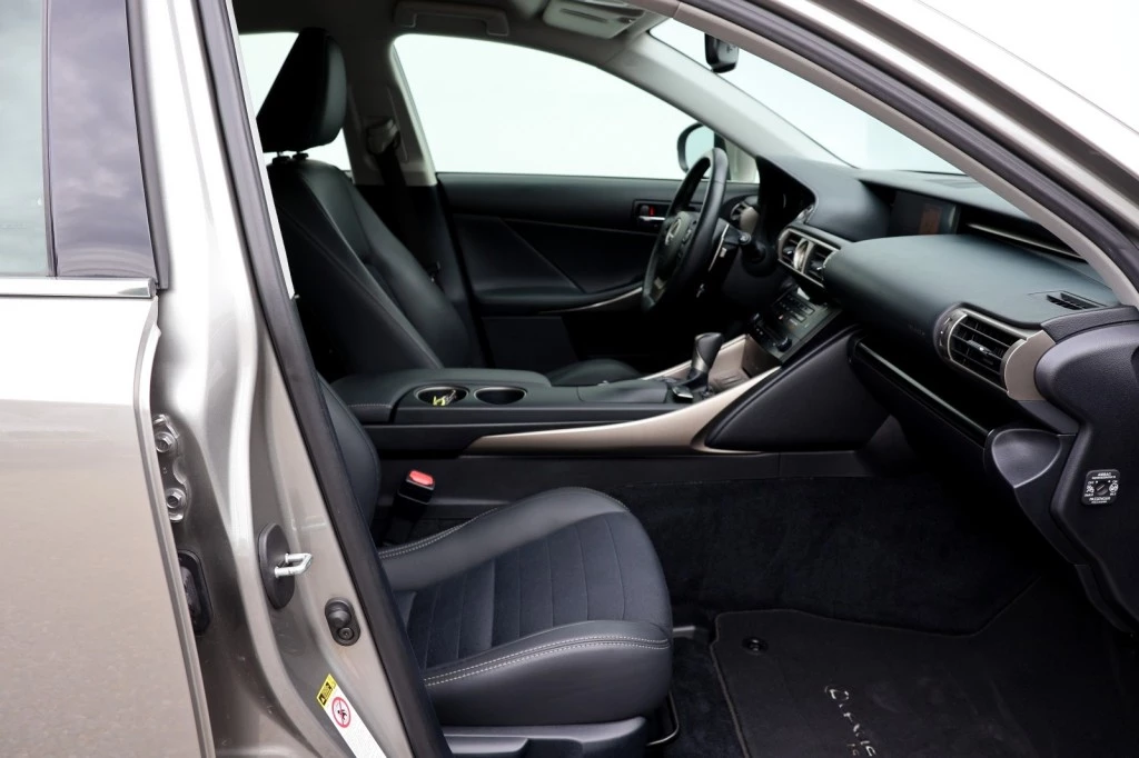 Hoofdafbeelding Lexus IS