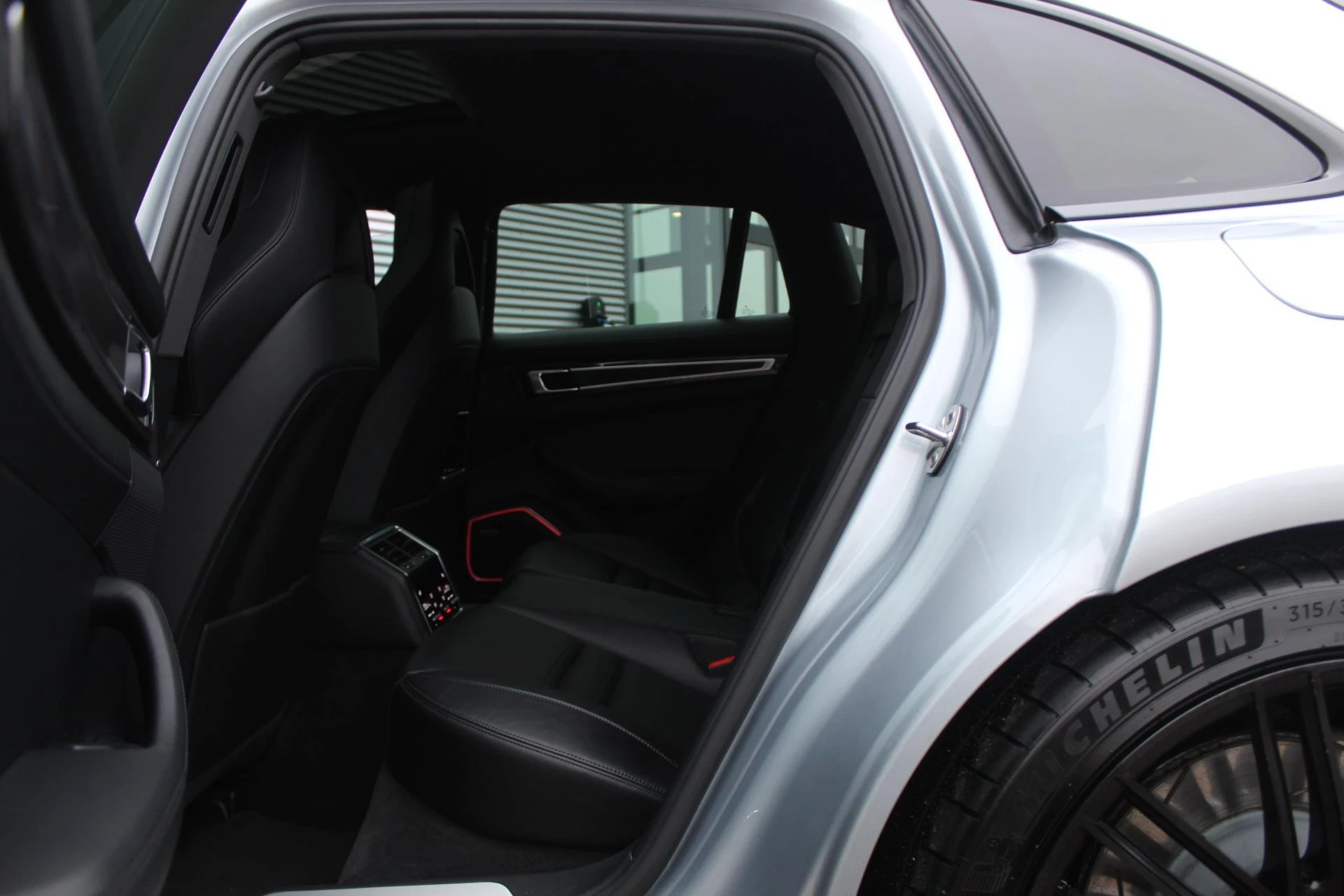 Hoofdafbeelding Porsche Panamera