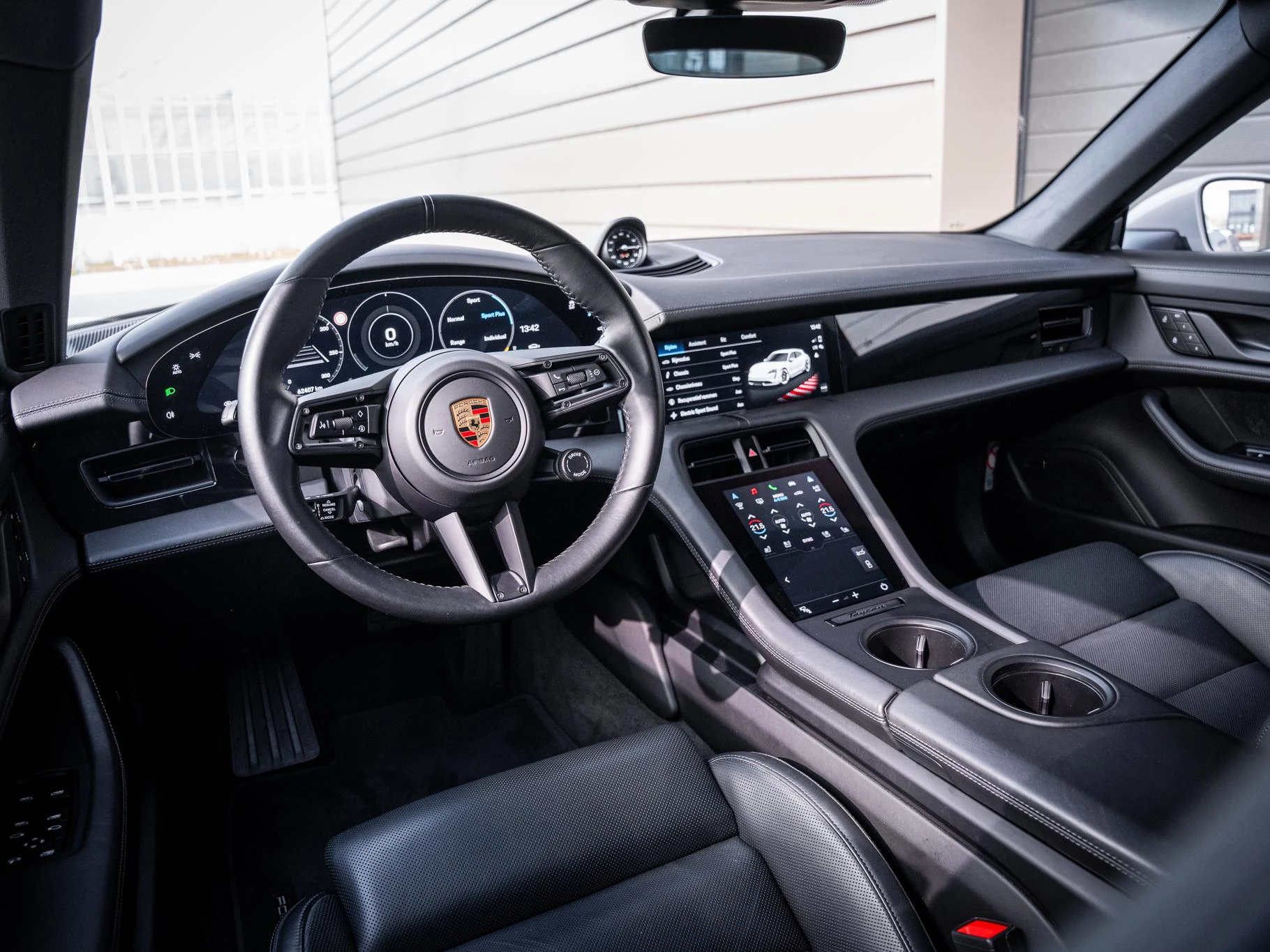 Hoofdafbeelding Porsche Taycan