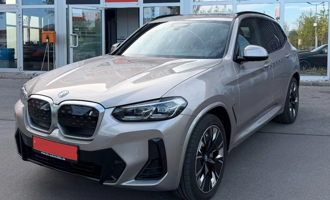 Hoofdafbeelding BMW iX3