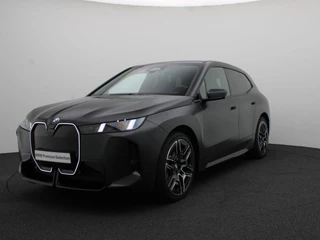 BMW iX xDrive45 M Sportpakket Pro | Stuurwielrand Verwarmd | Comfort Access | M Multifunctionele voorstoelen | Driving Assistant Plus | Parking Assistant | DAB | Harman Kardon | 22''