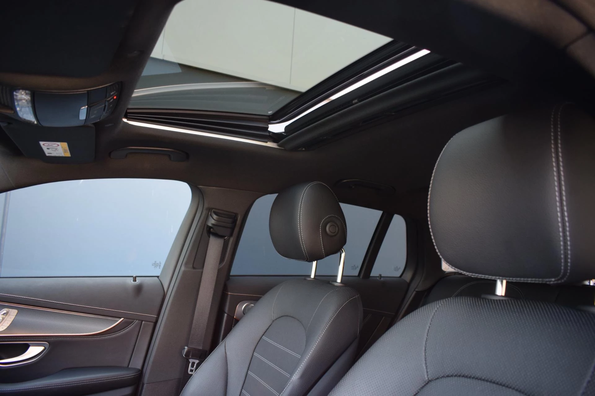 Hoofdafbeelding Mercedes-Benz EQC
