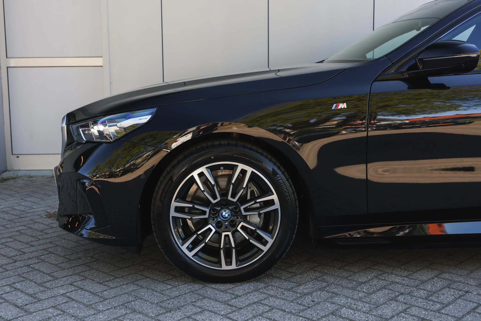 Hoofdafbeelding BMW i5