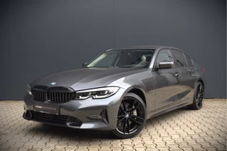 Hoofdafbeelding BMW 3 Serie BMW 3 Serie 330e eDrive Edition Sportline | Stoelverwarming | Cruise Control | Leer | Camera | Keyless | Apple Carplay | Ambiance Verlichting | HIFI | Parkeersensoren | Navigatie | NAP | Sport