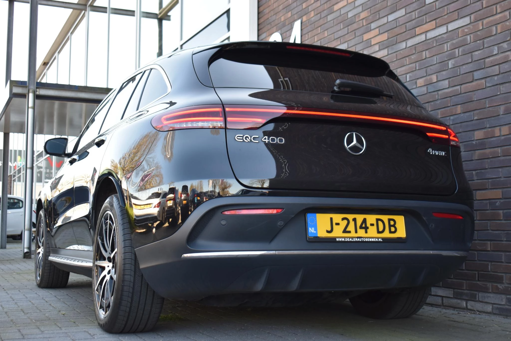 Hoofdafbeelding Mercedes-Benz EQC