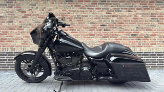 Hoofdafbeelding Harley-Davidson Street Glide Harley Davidson 103 FLHXS Street Glide Blackout CVO Streetglide