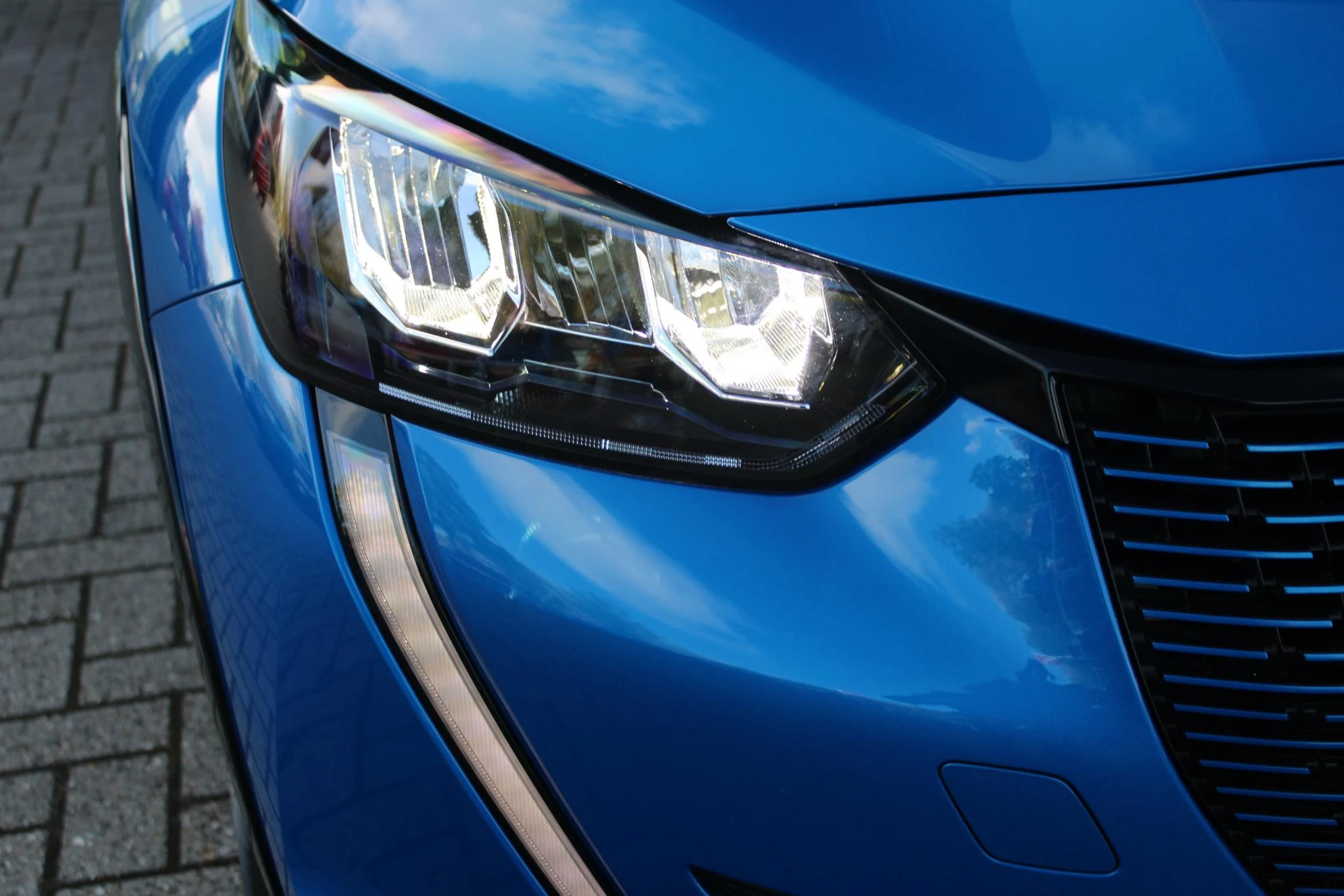 Hoofdafbeelding Peugeot e-208
