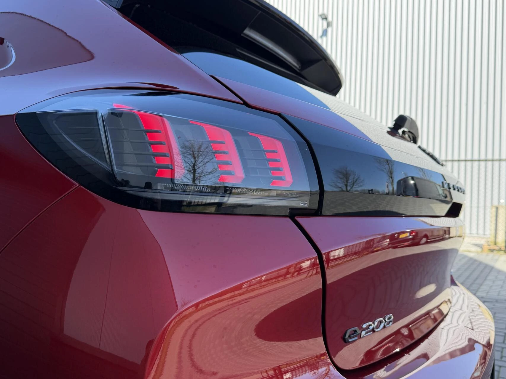 Hoofdafbeelding Peugeot e-208