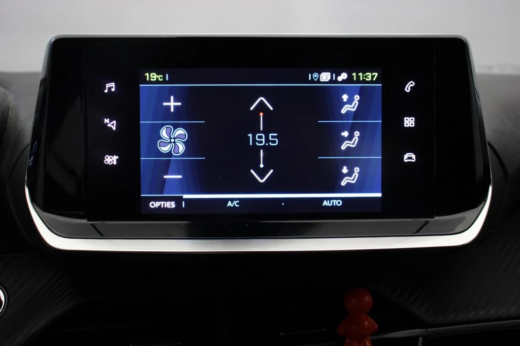 Hoofdafbeelding Peugeot e-208