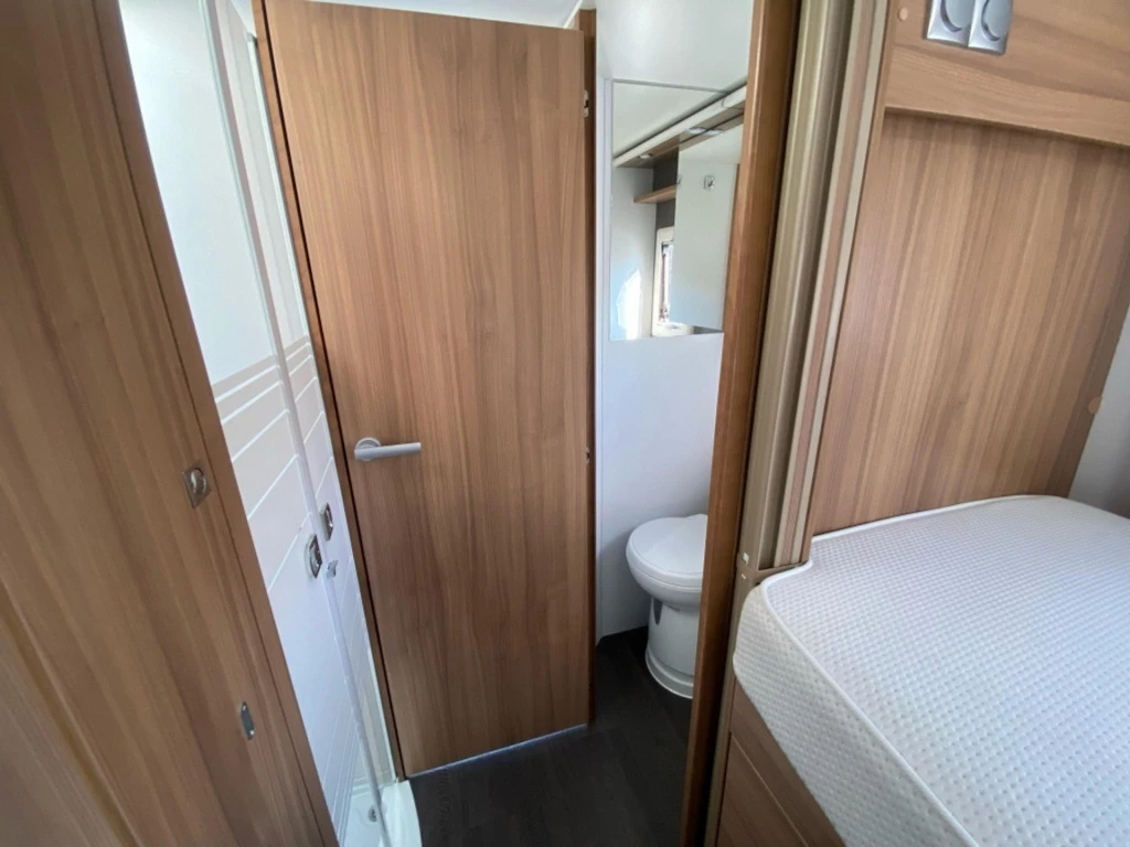 Hoofdafbeelding Adria Coral 670 Sl 2.2 140pk Enkele Bedden 202