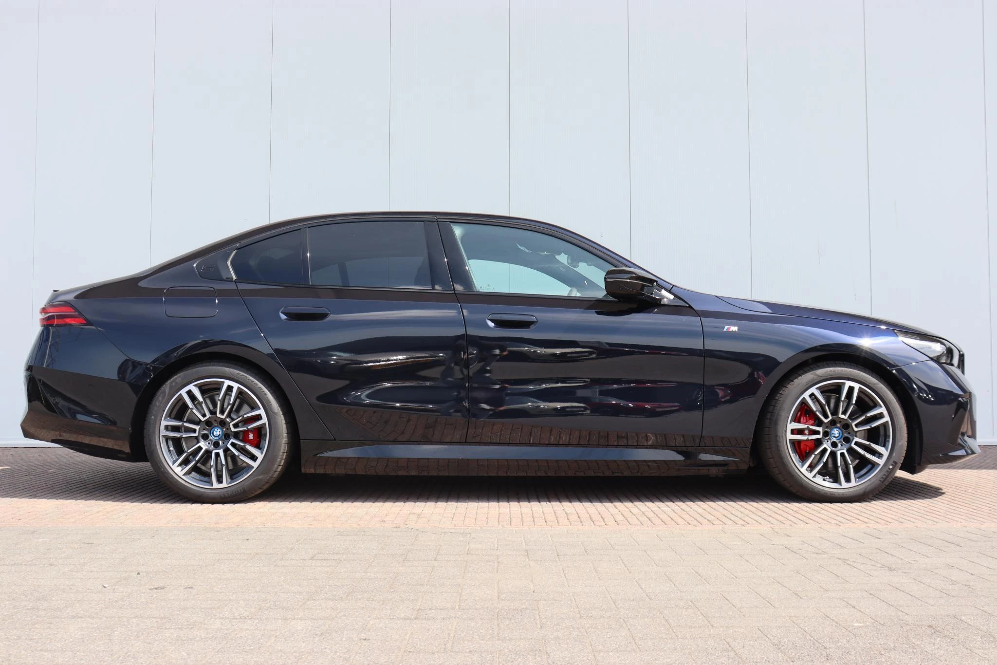 Hoofdafbeelding BMW i5