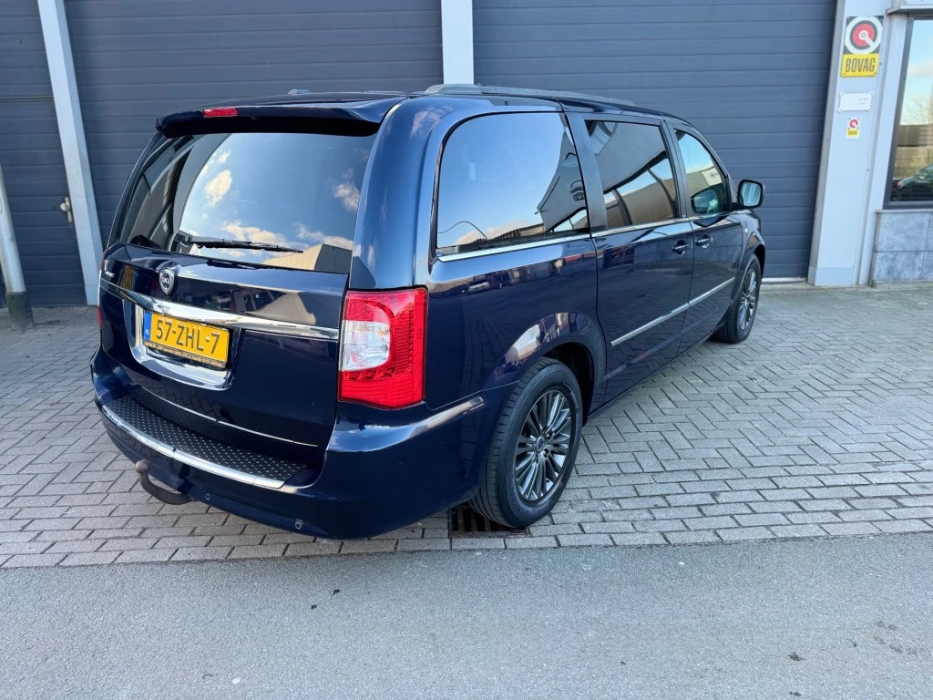 Hoofdafbeelding Lancia Voyager