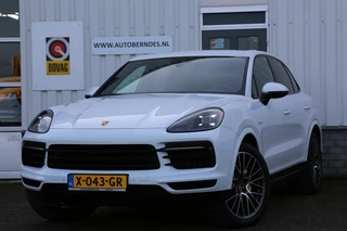 Hoofdafbeelding Porsche Cayenne Porsche Cayenne 3.0 E-Hybrid 462PK Plug in*Perfect Onderh.*Luchtvering/PASM/Black Pack/Sportuitlaat/Sport Chrono/Apple Carplay-Android/Standkachel/Elek. Klep./Camera/Rijstrook/Stoelverw./LED/DAB/Parkeersens.V+A/21 inch LM*