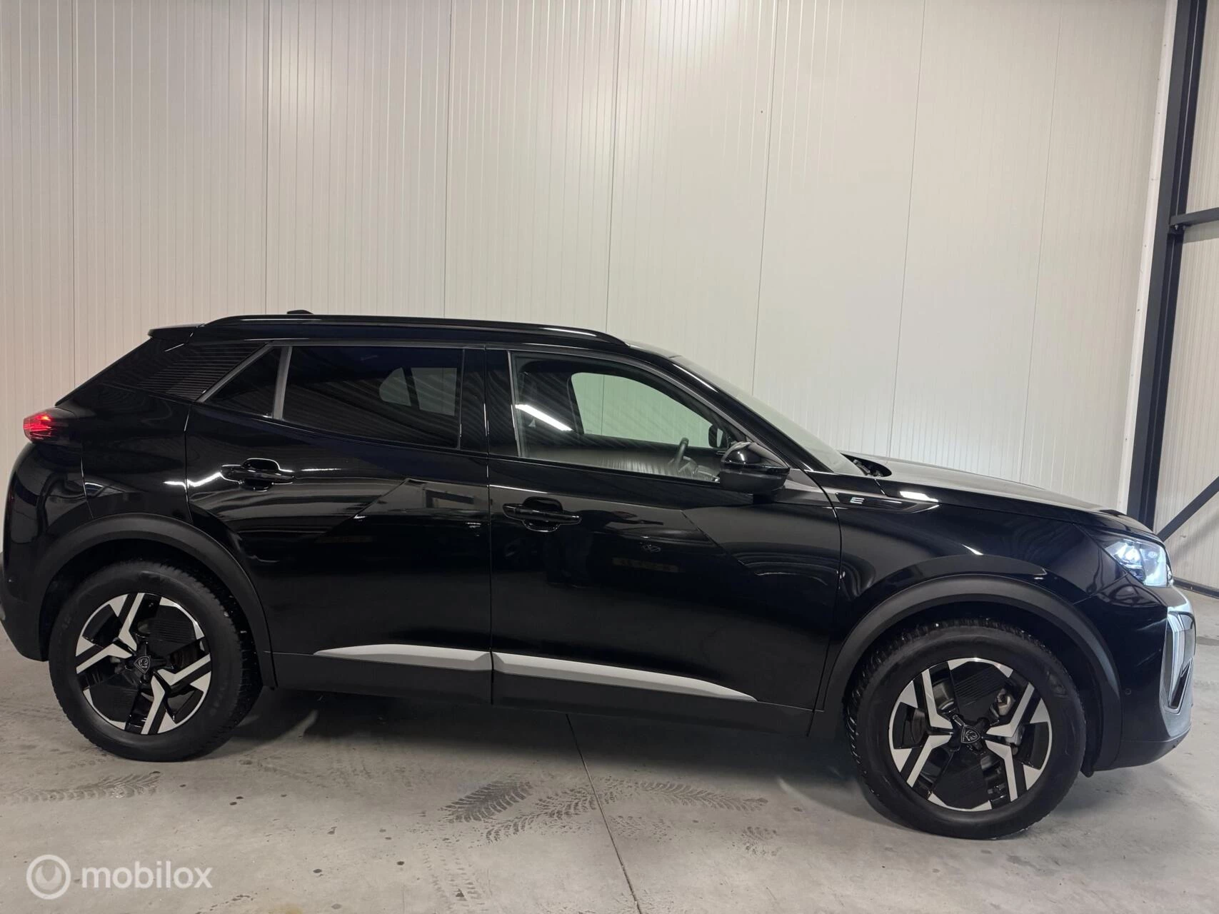 Hoofdafbeelding Peugeot e-2008