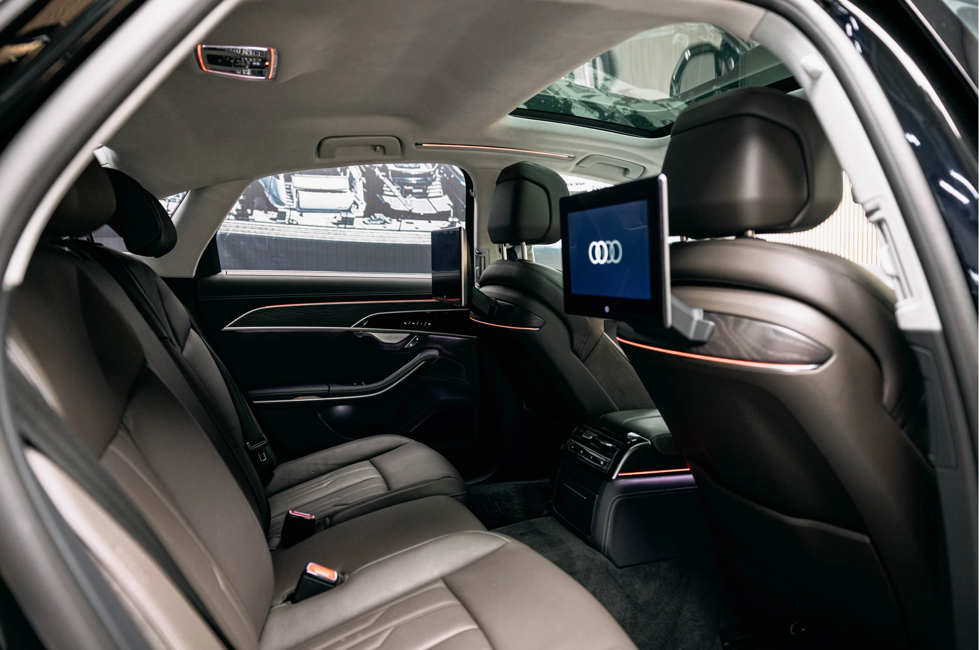 Hoofdafbeelding Audi A8