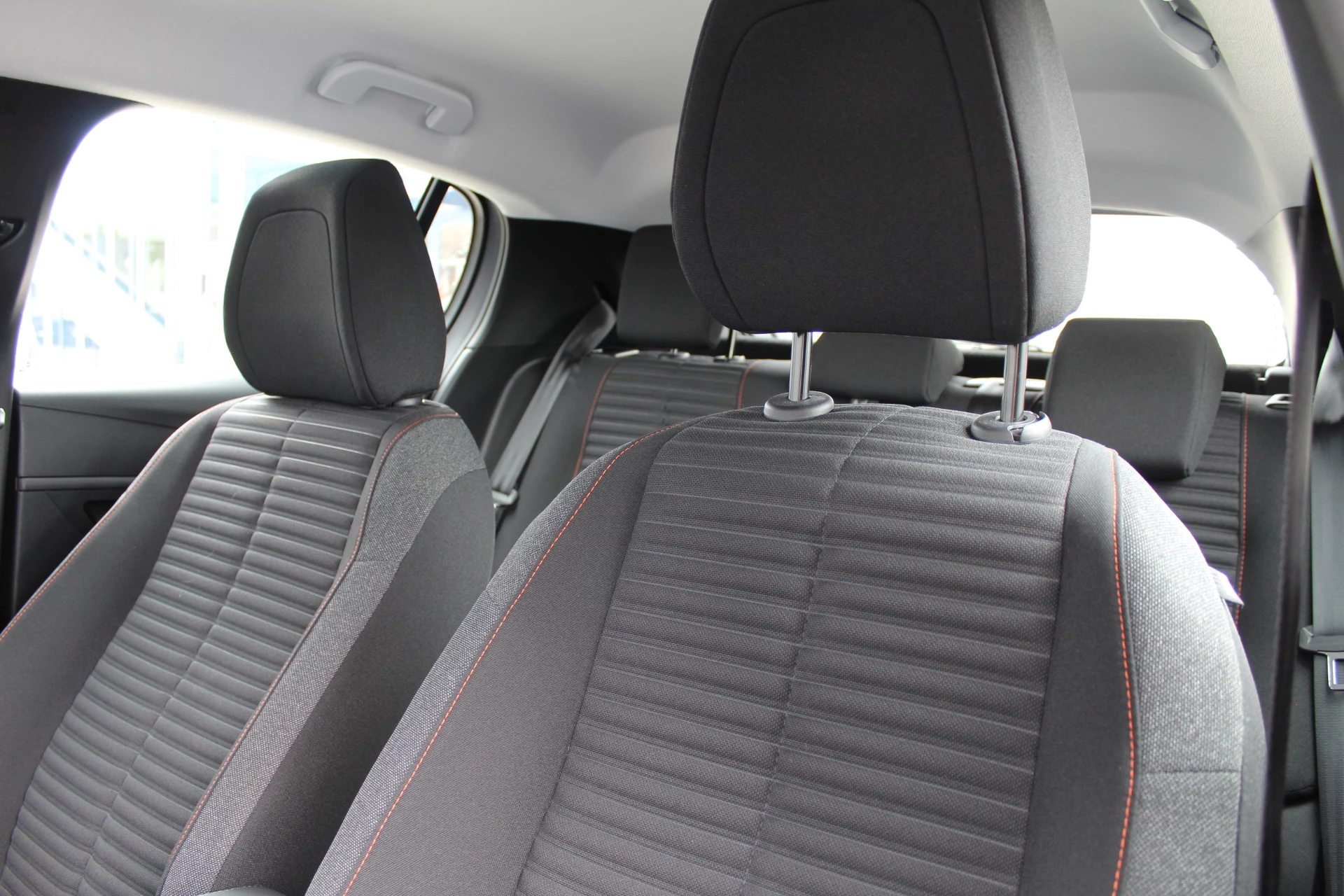 Hoofdafbeelding Peugeot e-208