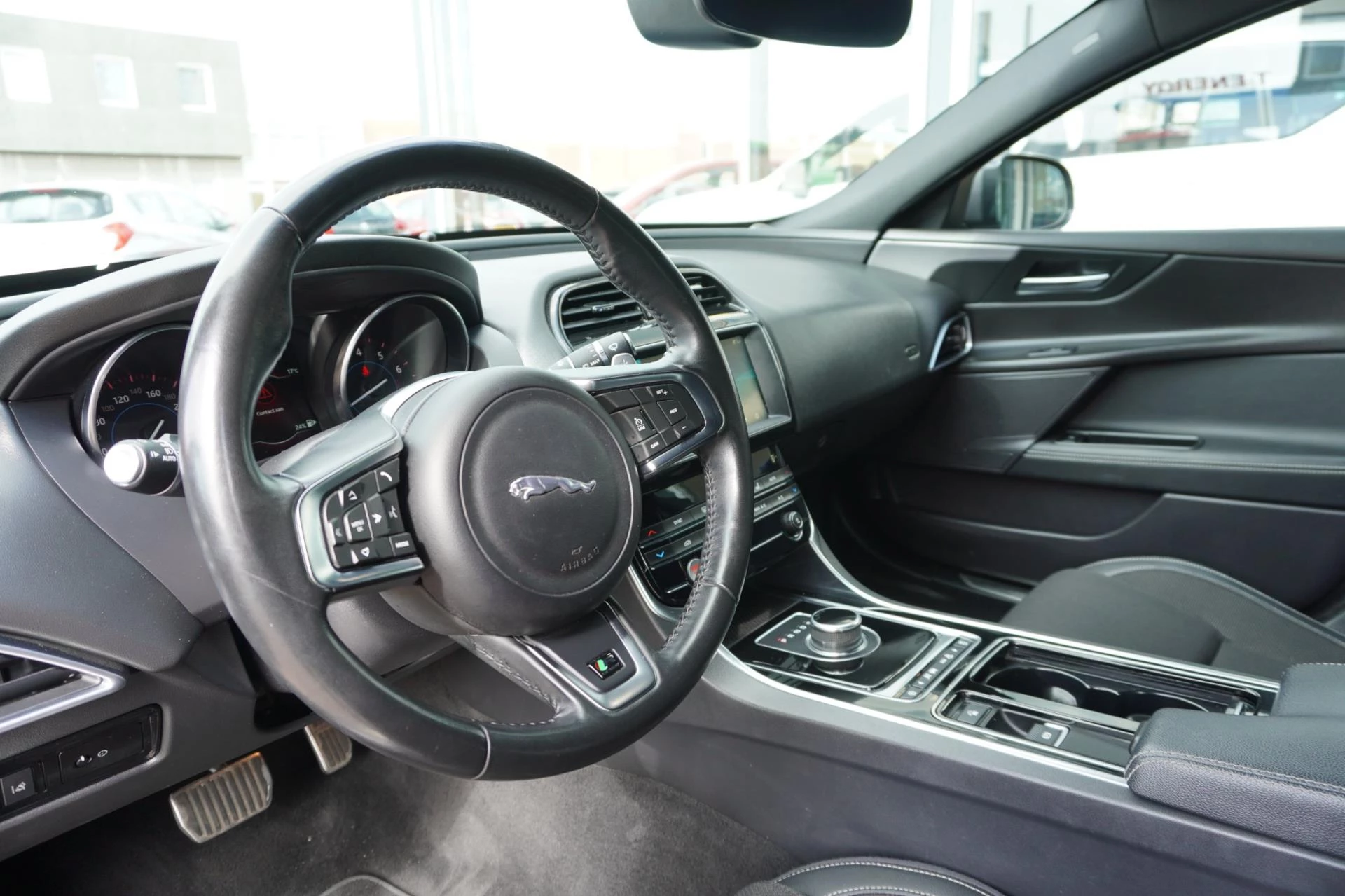 Hoofdafbeelding Jaguar XE