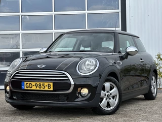Hoofdafbeelding MINI Cooper MINI Cooper Mini 1.5 Business 136PK | Airco | Bluetooth | Cruise Control | Elektrische ramen voor | Navigatiesysteem | Stuur multifunctioneel | Zeer nette auto!