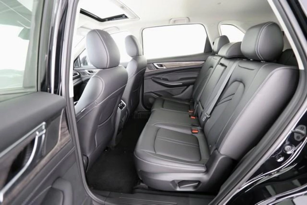 Hoofdafbeelding DFSK E5 PHEV