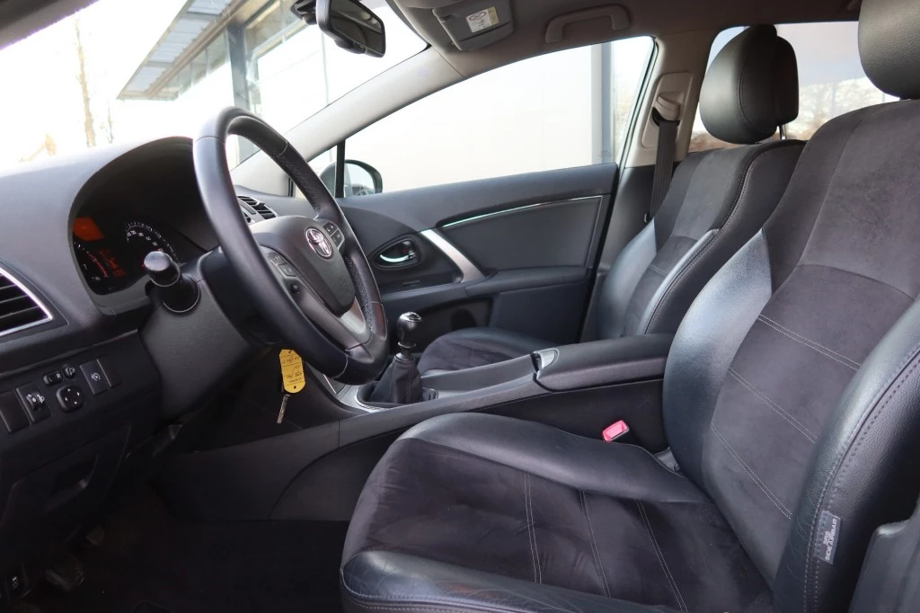 Hoofdafbeelding Toyota Avensis